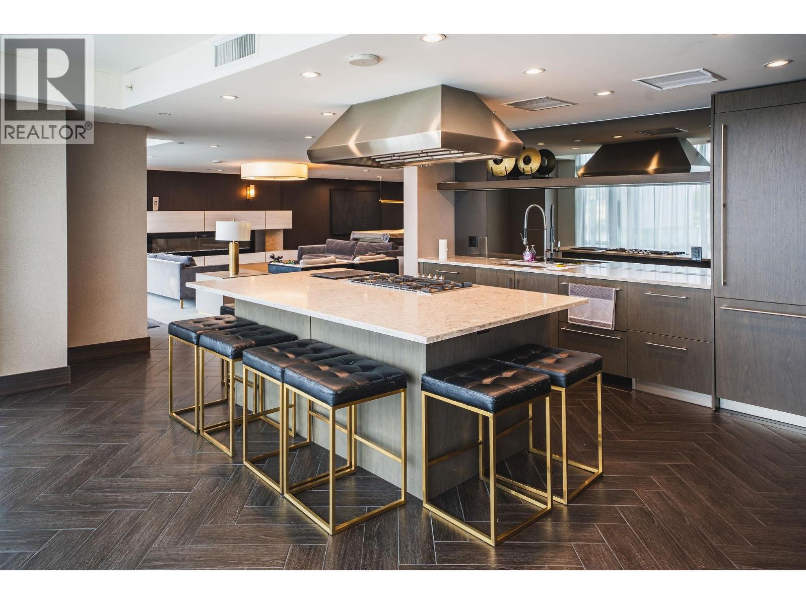 608 210 SALTER STREET, New Westminster