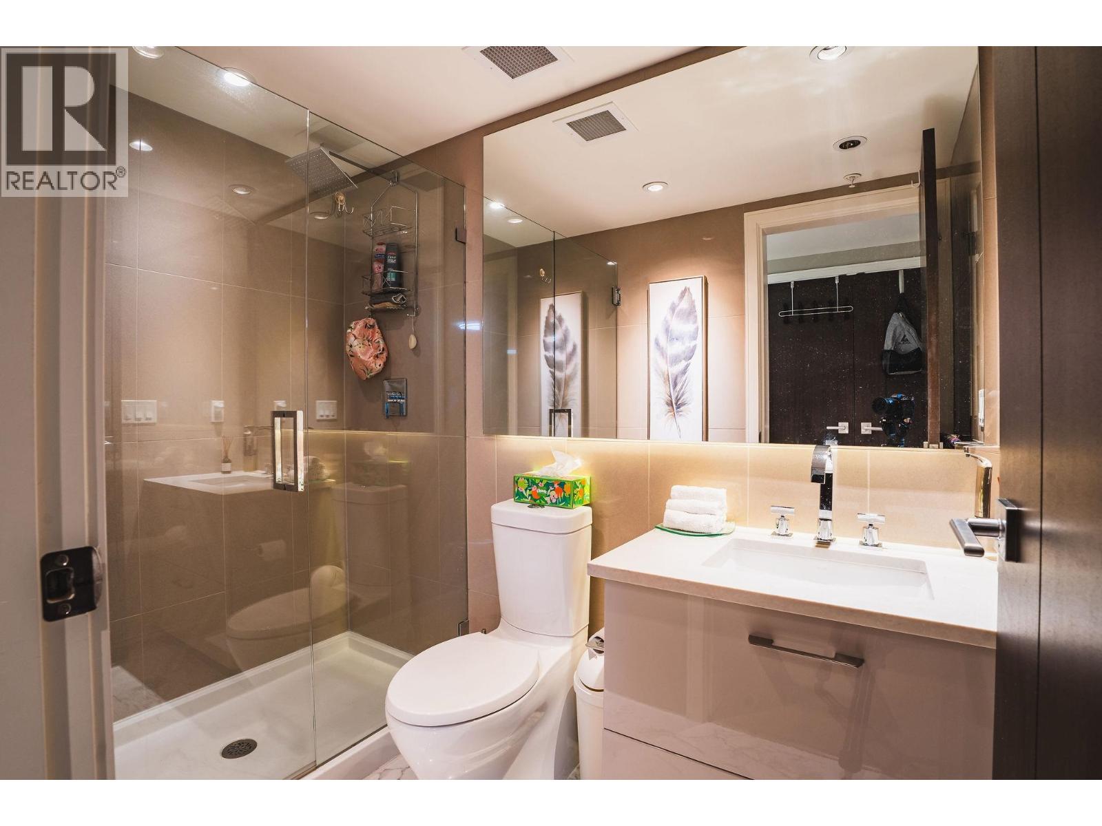 608 210 SALTER STREET, New Westminster