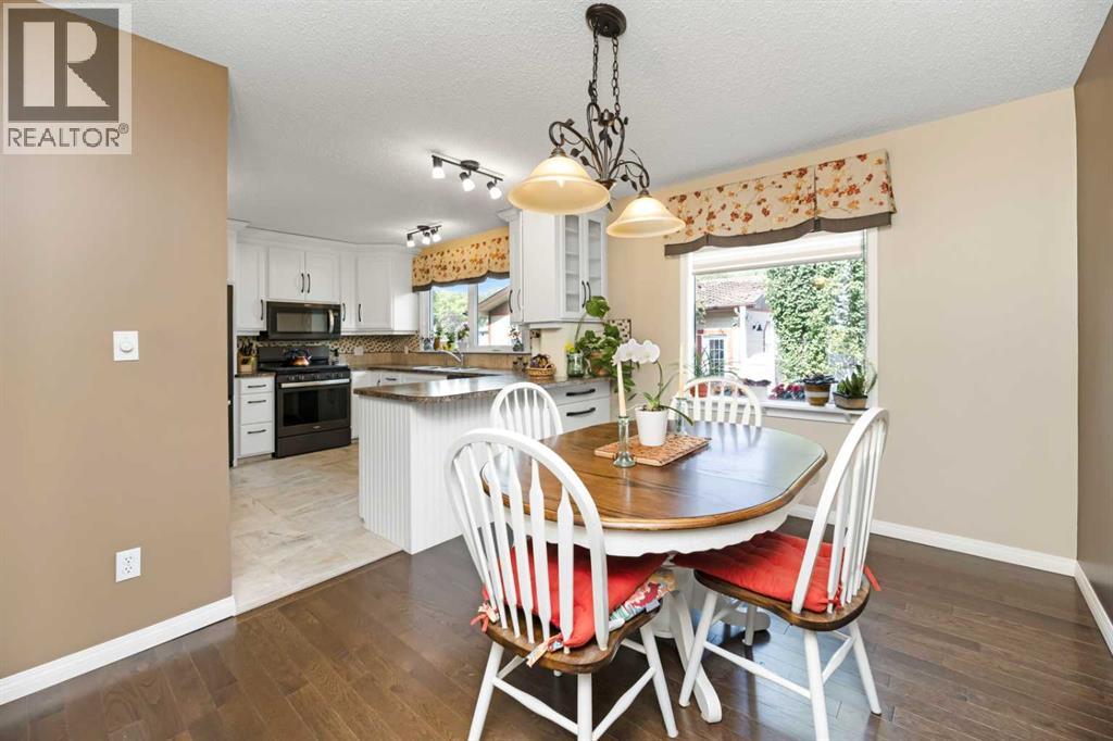 5702 48 Avenue, Lacombe