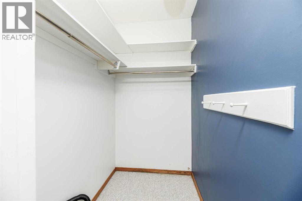 5702 48 Avenue, Lacombe