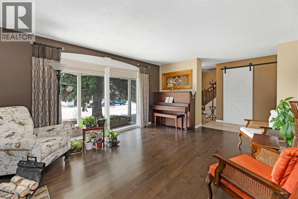 5702 48 Avenue, Lacombe