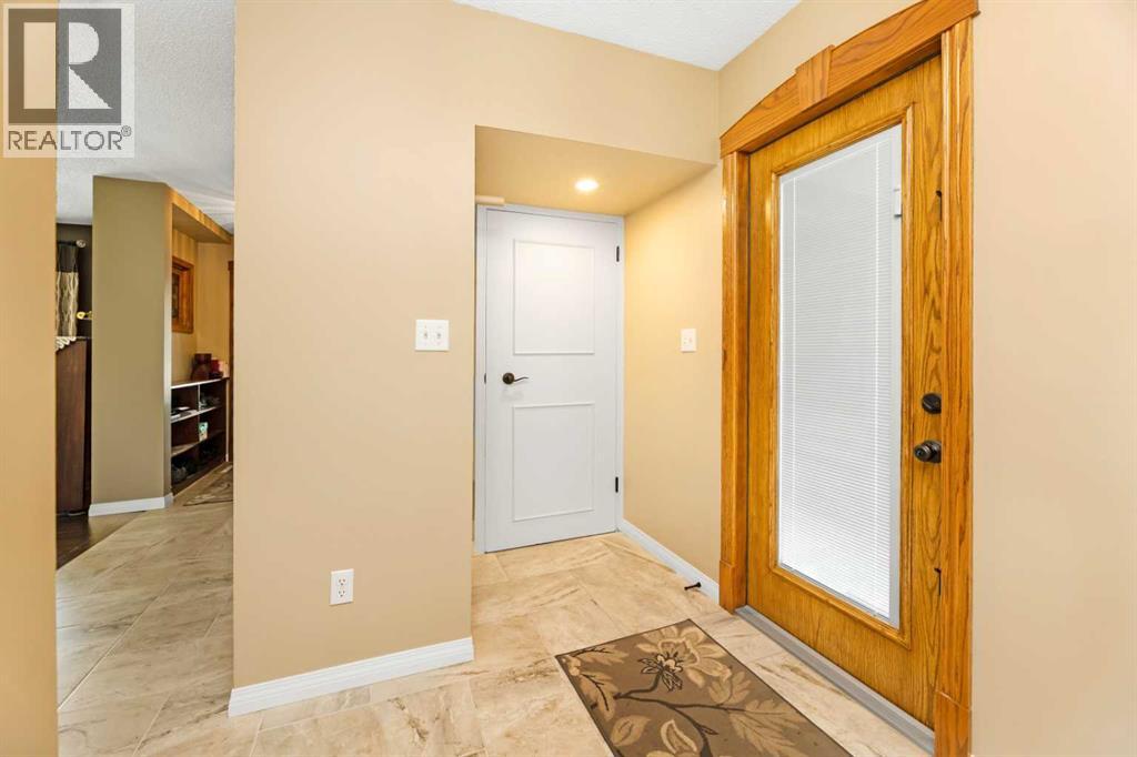 5702 48 Avenue, Lacombe