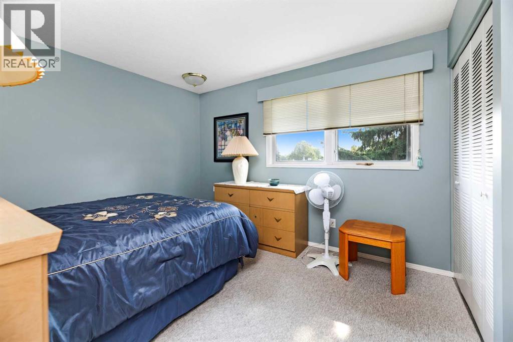 5702 48 Avenue, Lacombe