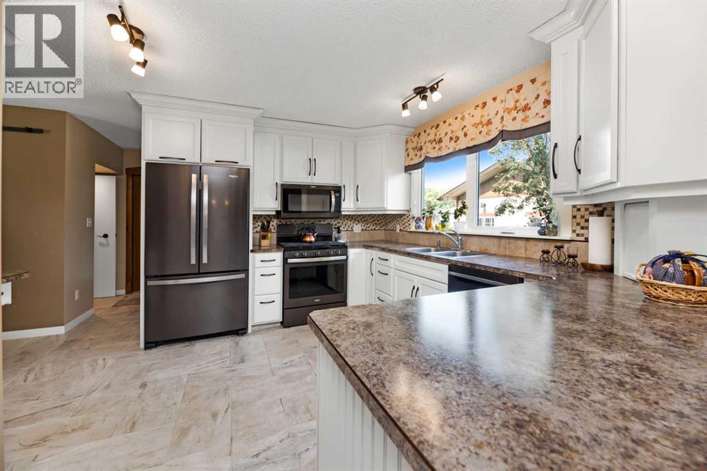 5702 48 Avenue, Lacombe