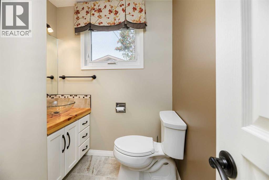 5702 48 Avenue, Lacombe