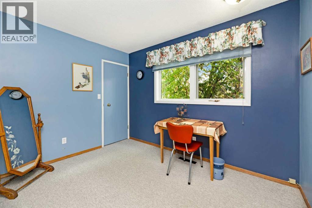 5702 48 Avenue, Lacombe