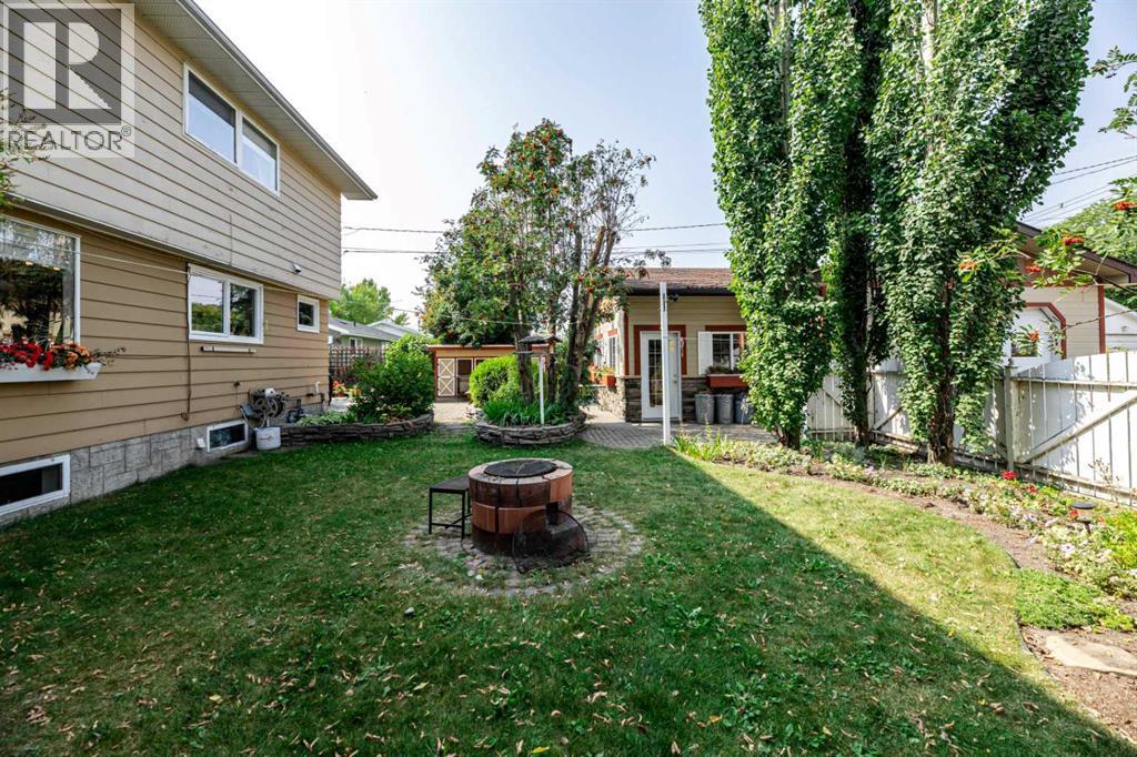 5702 48 Avenue, Lacombe