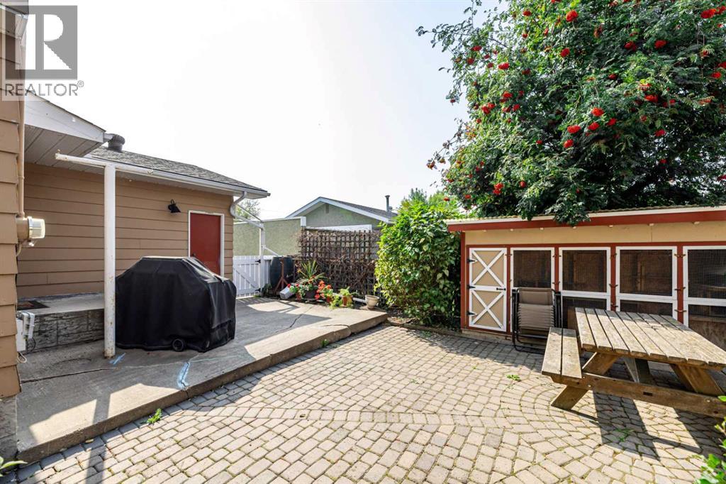 5702 48 Avenue, Lacombe