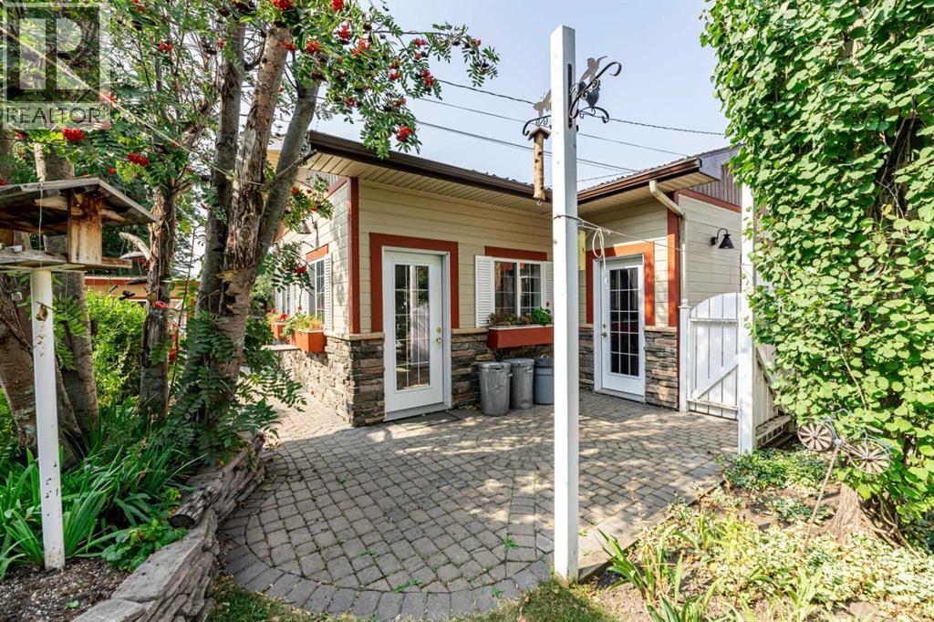 5702 48 Avenue, Lacombe