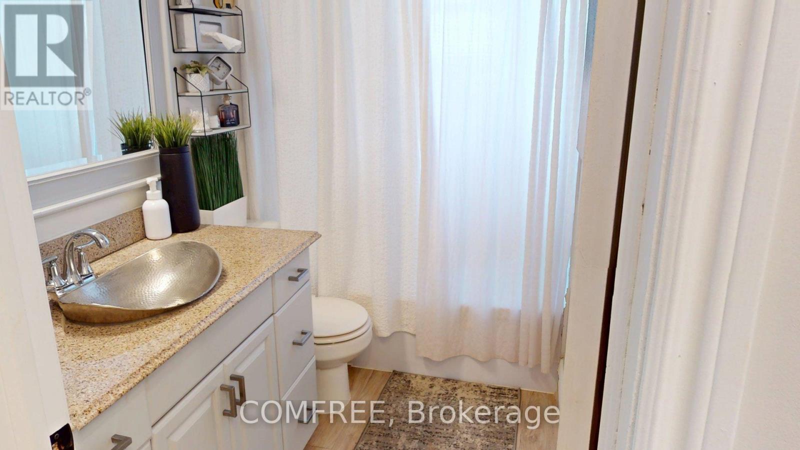 30 LAKESHORE DRIVE - 11