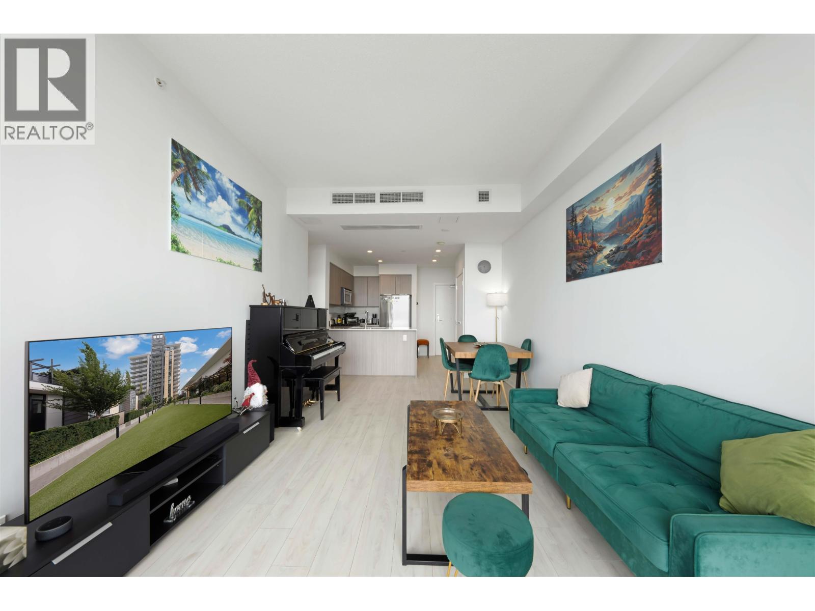 1604 1471 HUNTER STREET, North Vancouver