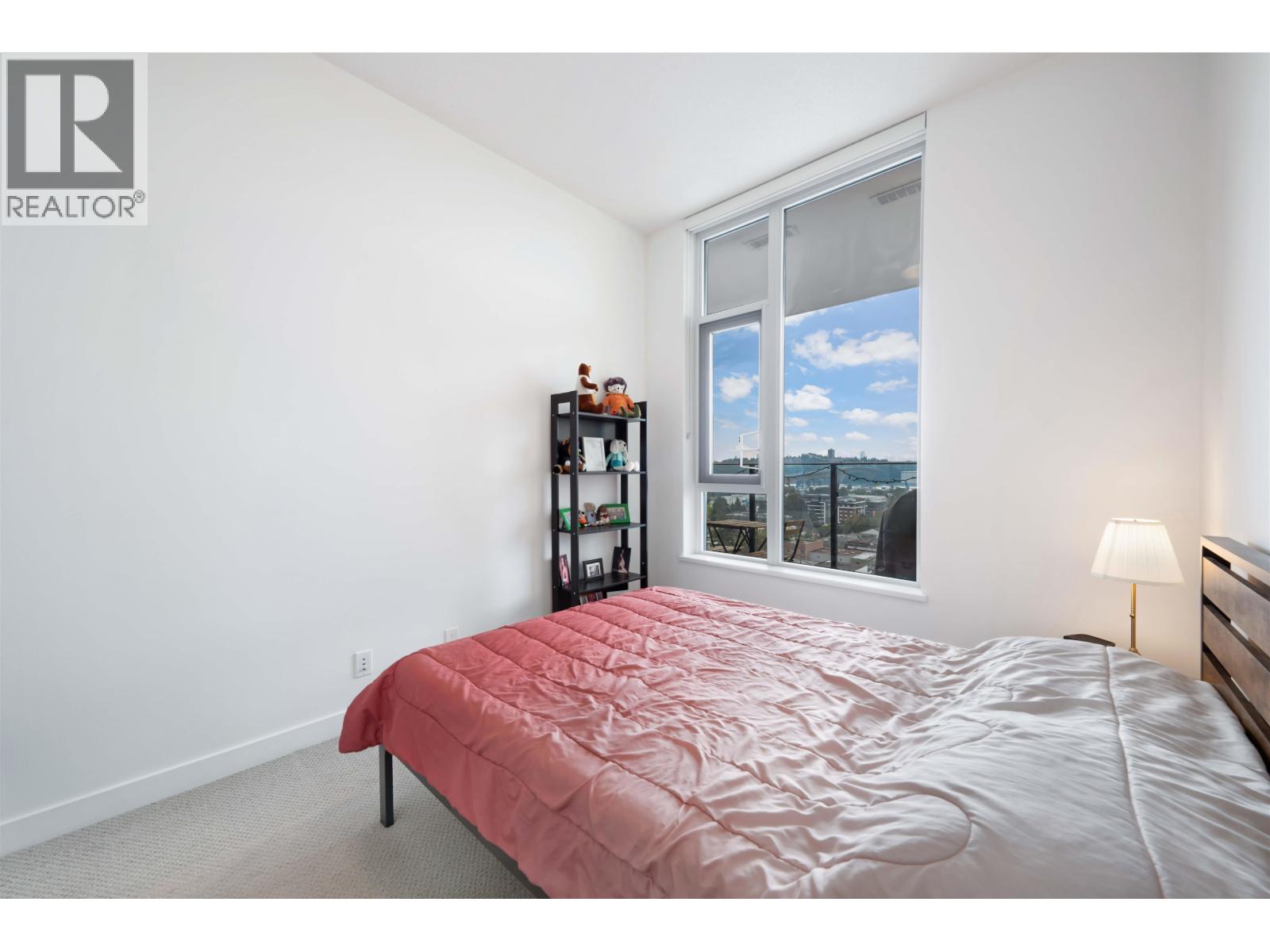 1604 1471 HUNTER STREET, North Vancouver