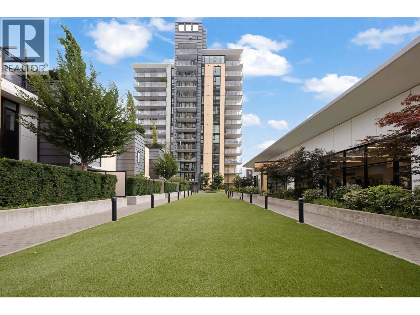 1604 1471 HUNTER STREET, North Vancouver