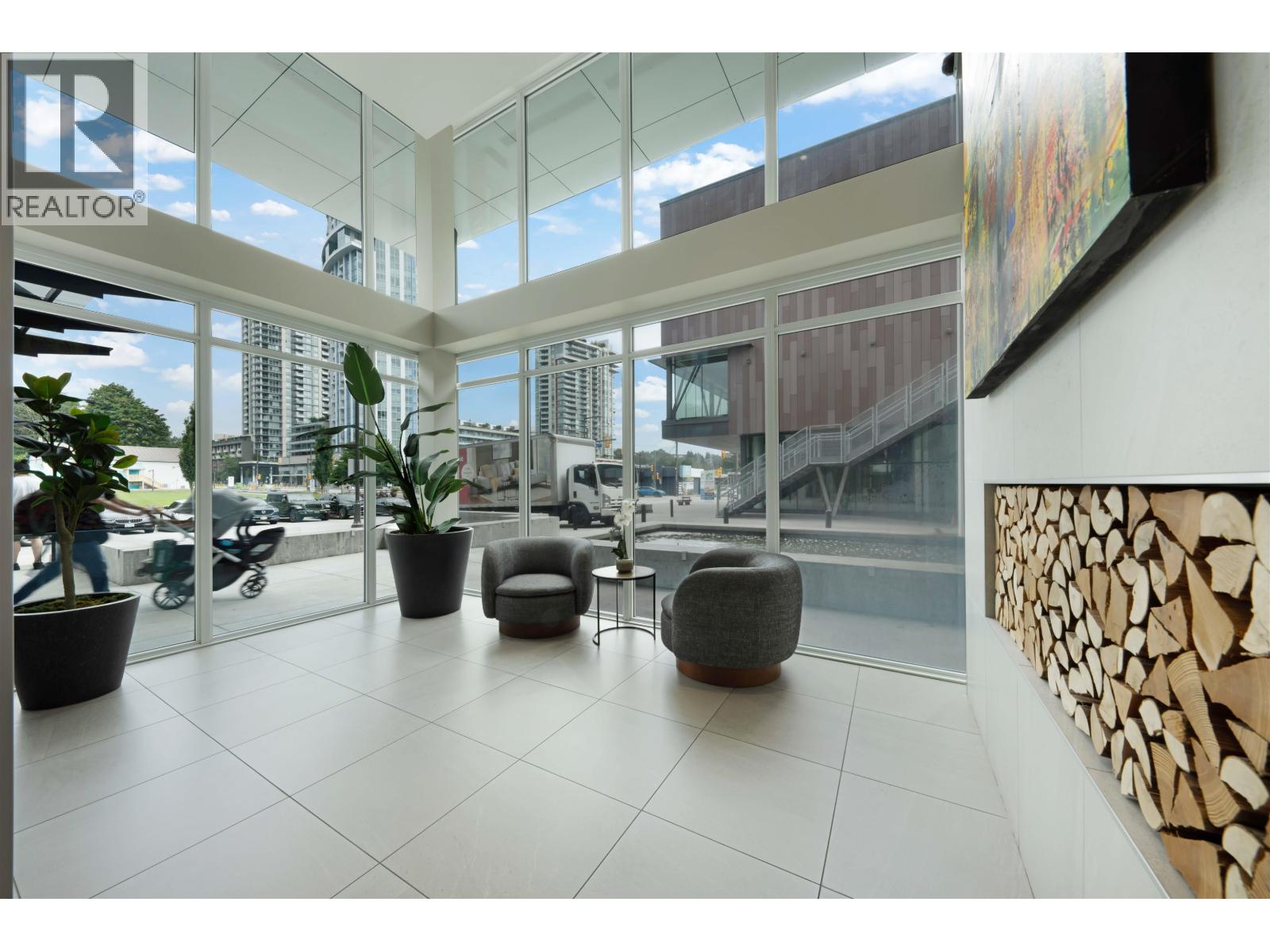 1604 1471 HUNTER STREET, North Vancouver