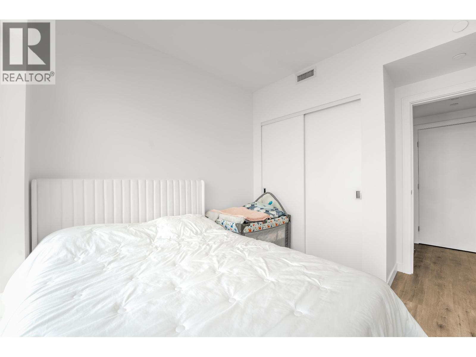 902 200 KLAHANIE COURT, West Vancouver
