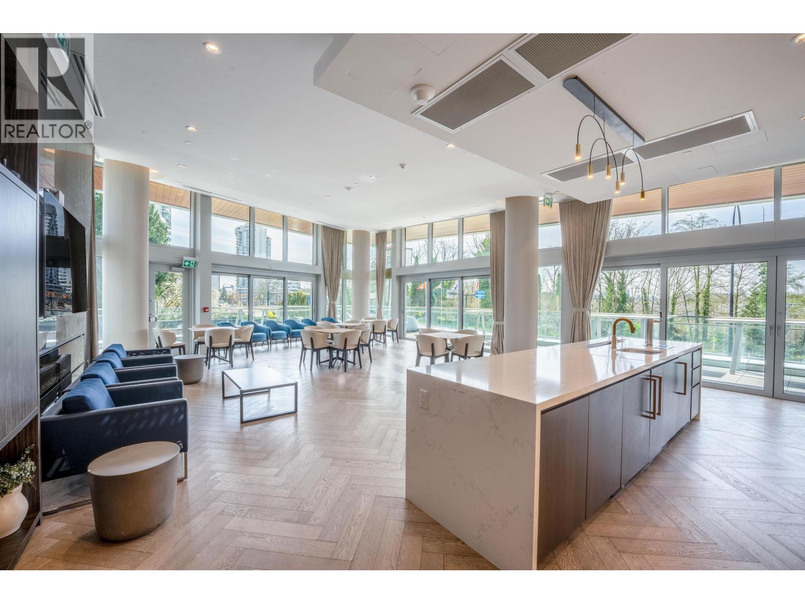 902 200 KLAHANIE COURT, West Vancouver