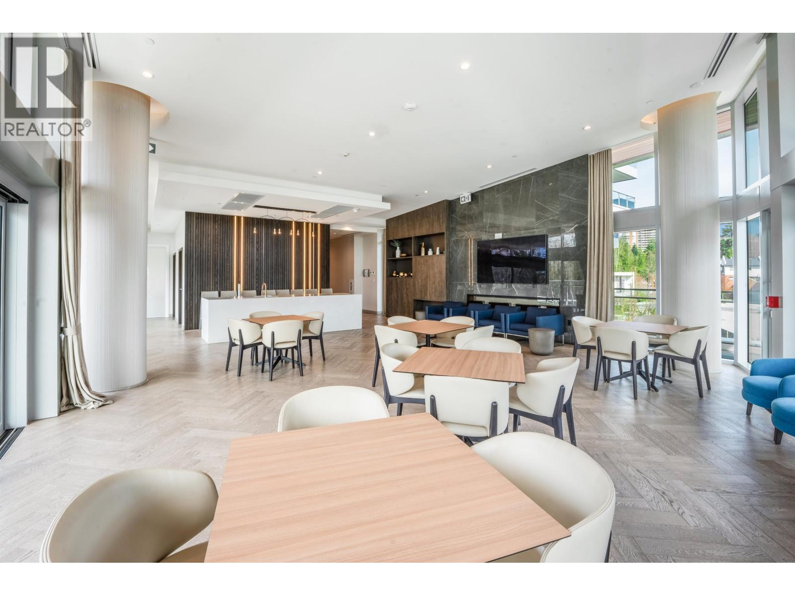 902 200 KLAHANIE COURT, West Vancouver