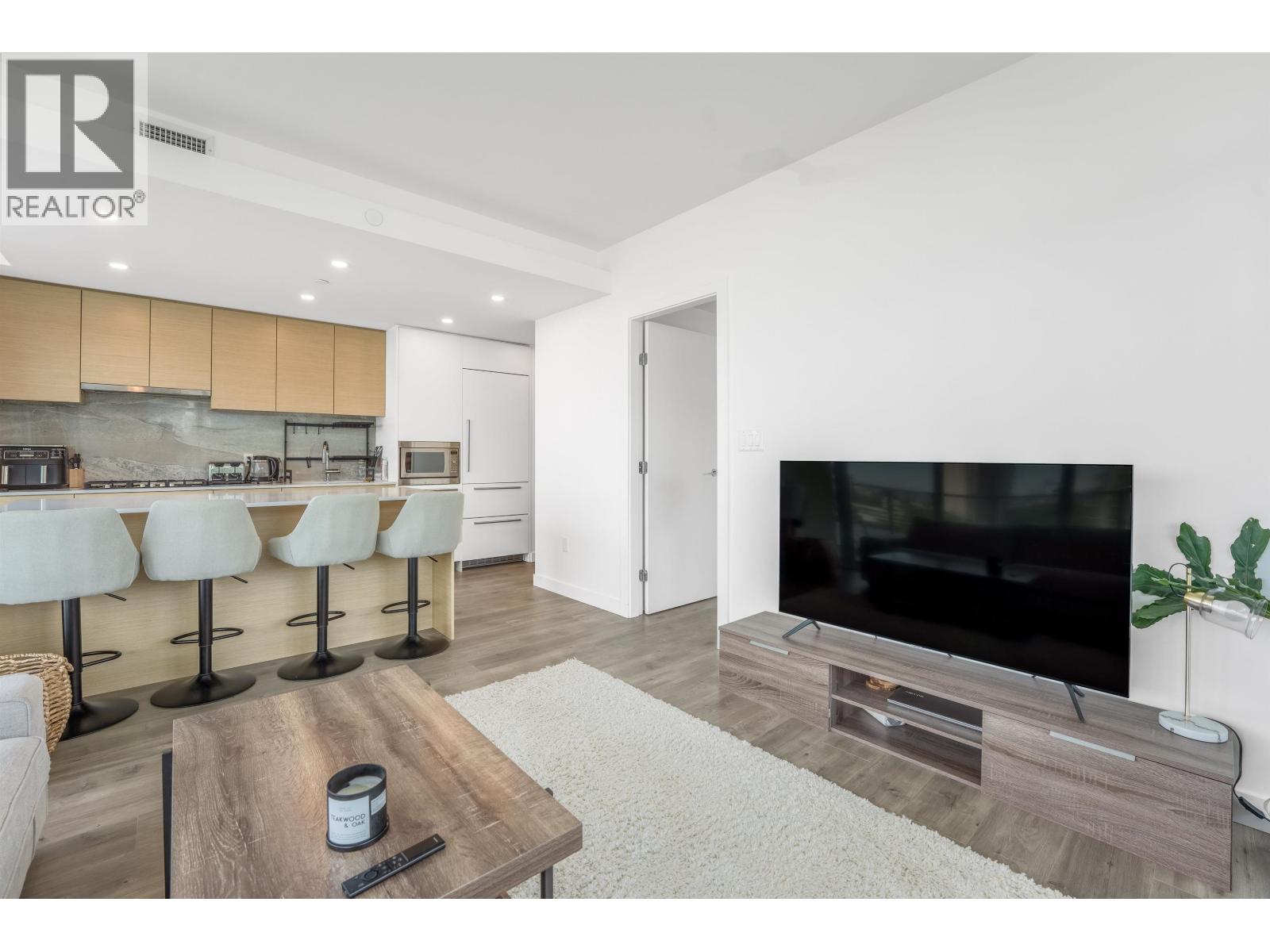 902 200 KLAHANIE COURT, West Vancouver