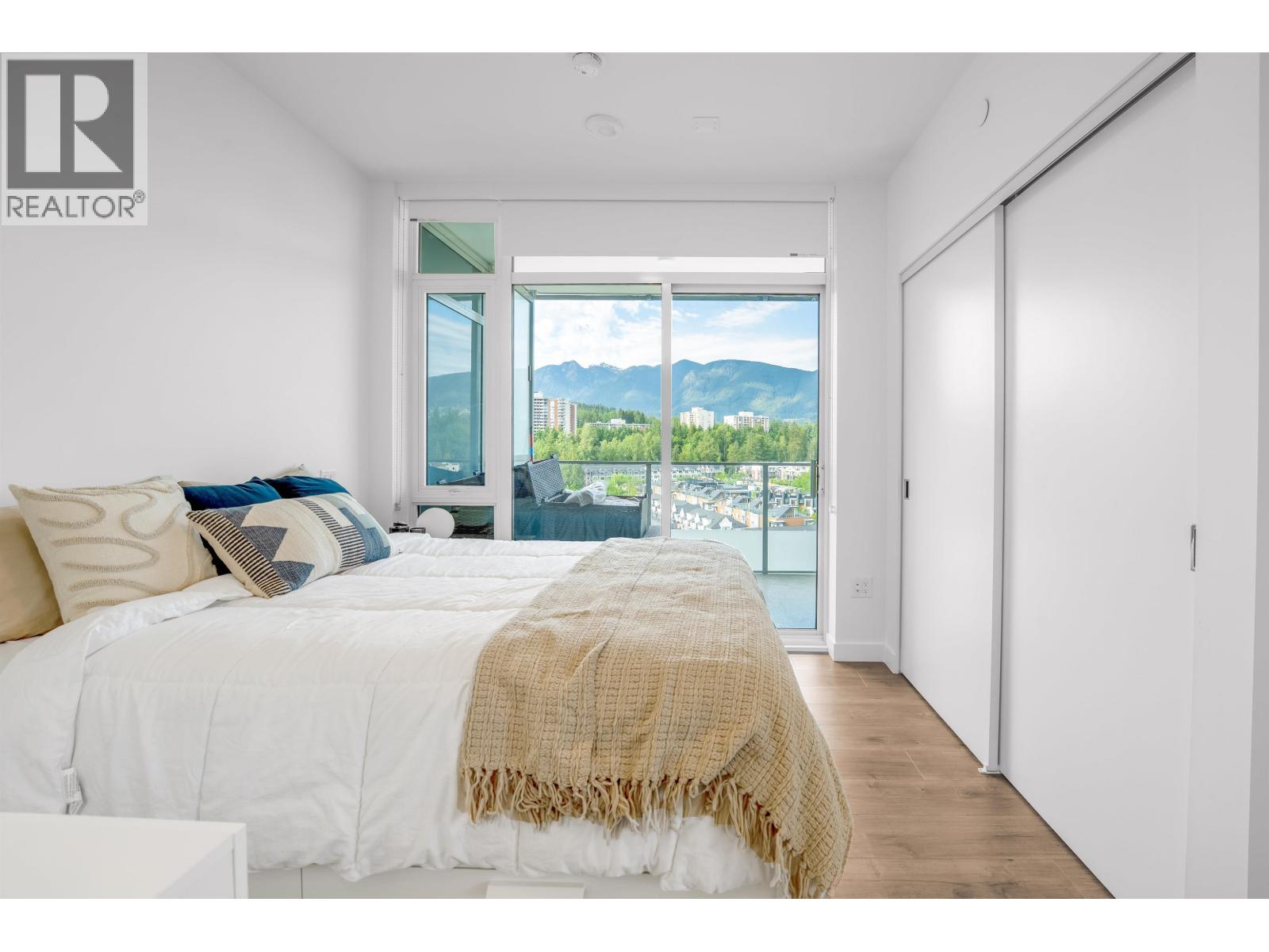 902 200 KLAHANIE COURT, West Vancouver