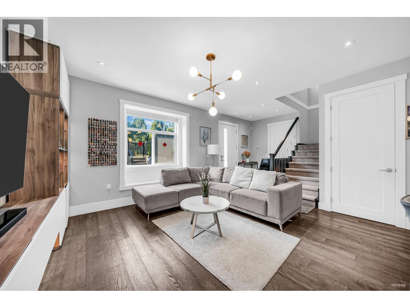 5488 CANADA WAY, Burnaby