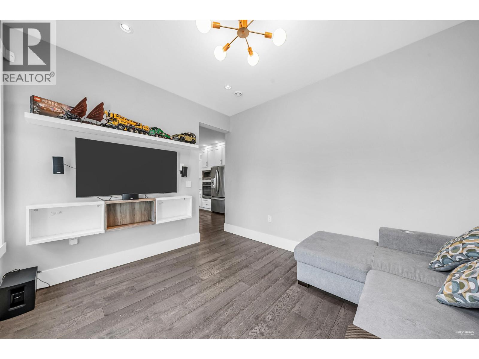 5488 CANADA WAY, Burnaby