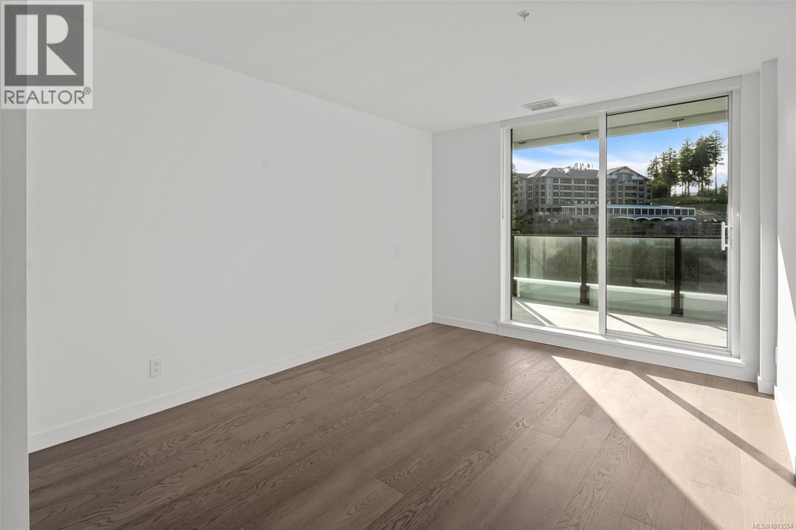 1118 2000 Hannington Road, Langford