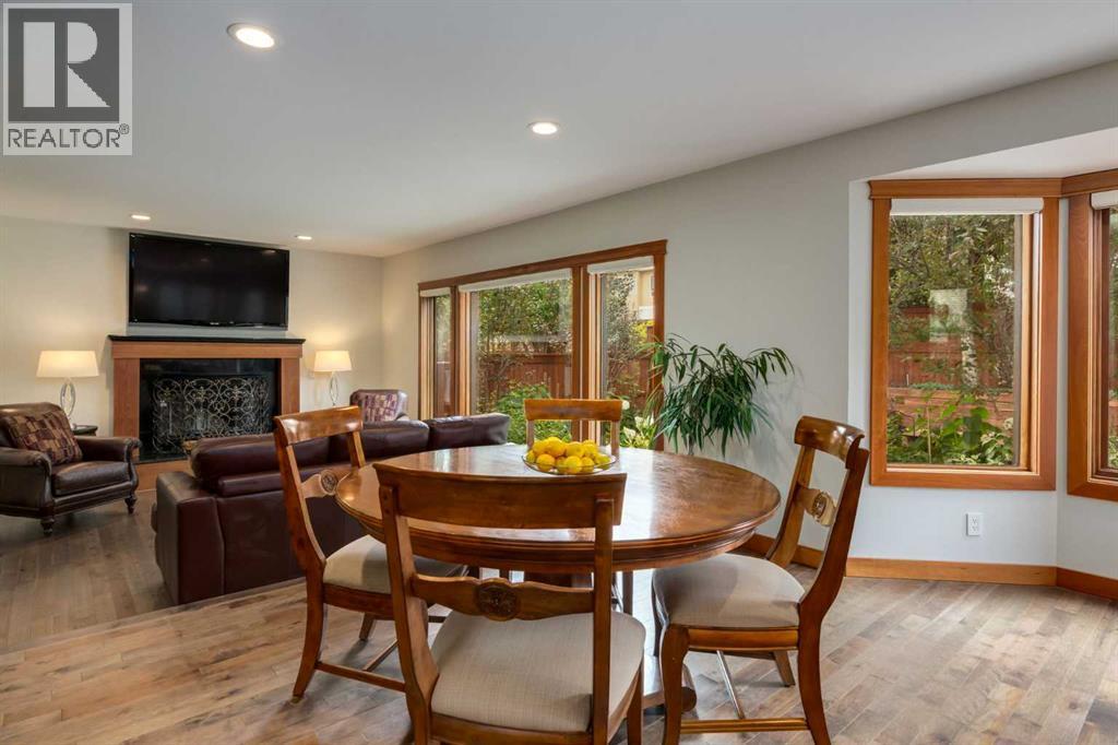 Single Family House for Sale in  Signal Hill Mews SW Signal Hill Calgary 
