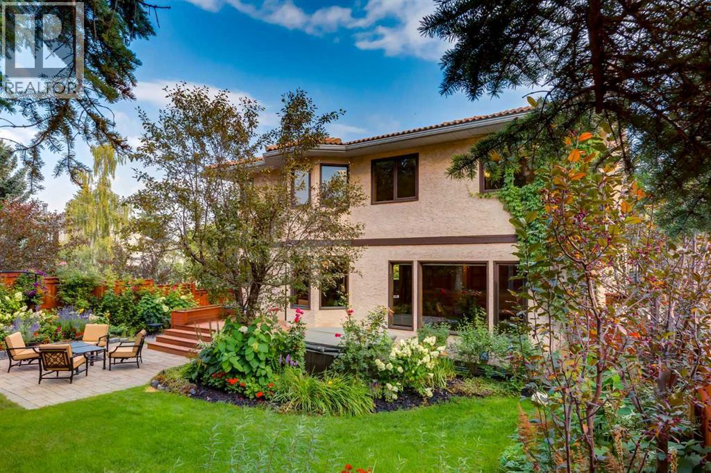 Single Family House for Sale in  Signal Hill Mews SW Signal Hill Calgary 