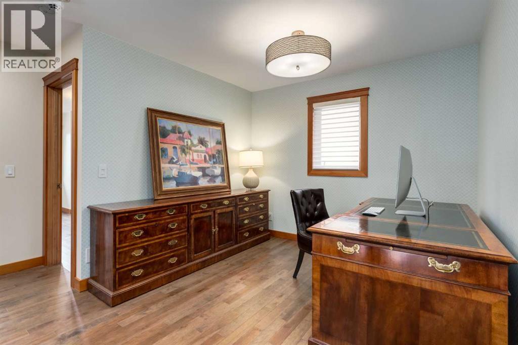 Single Family House for Sale in  Signal Hill Mews SW Signal Hill Calgary 