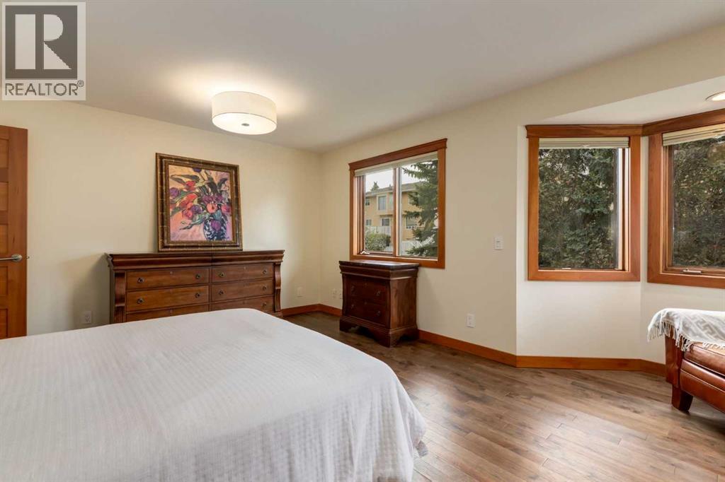 Single Family House for Sale in  Signal Hill Mews SW Signal Hill Calgary 