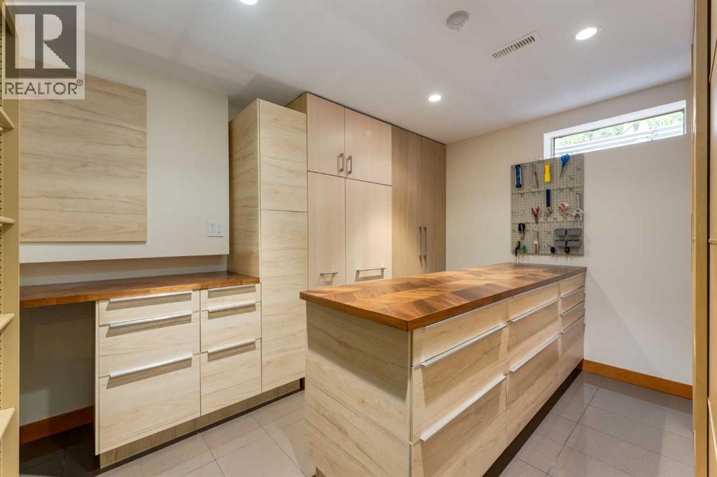 Single Family House for Sale in  Signal Hill Mews SW Signal Hill Calgary 
