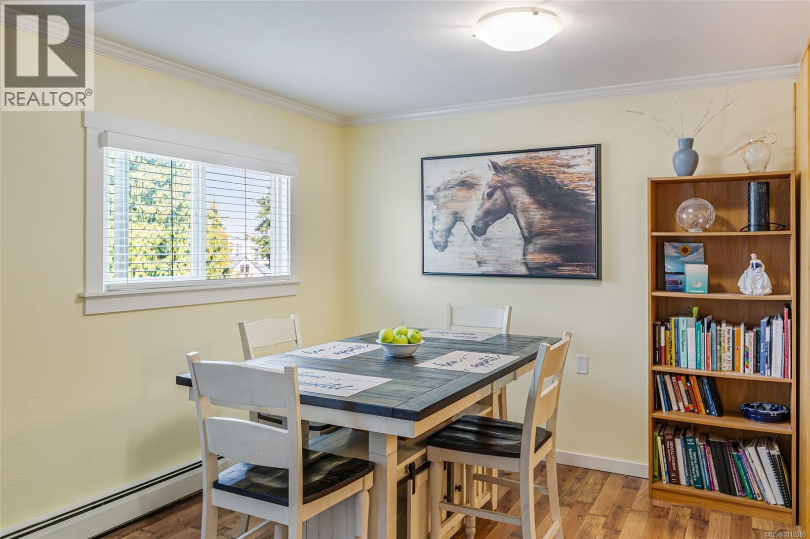 208 255 Hirst Ave, Parksville