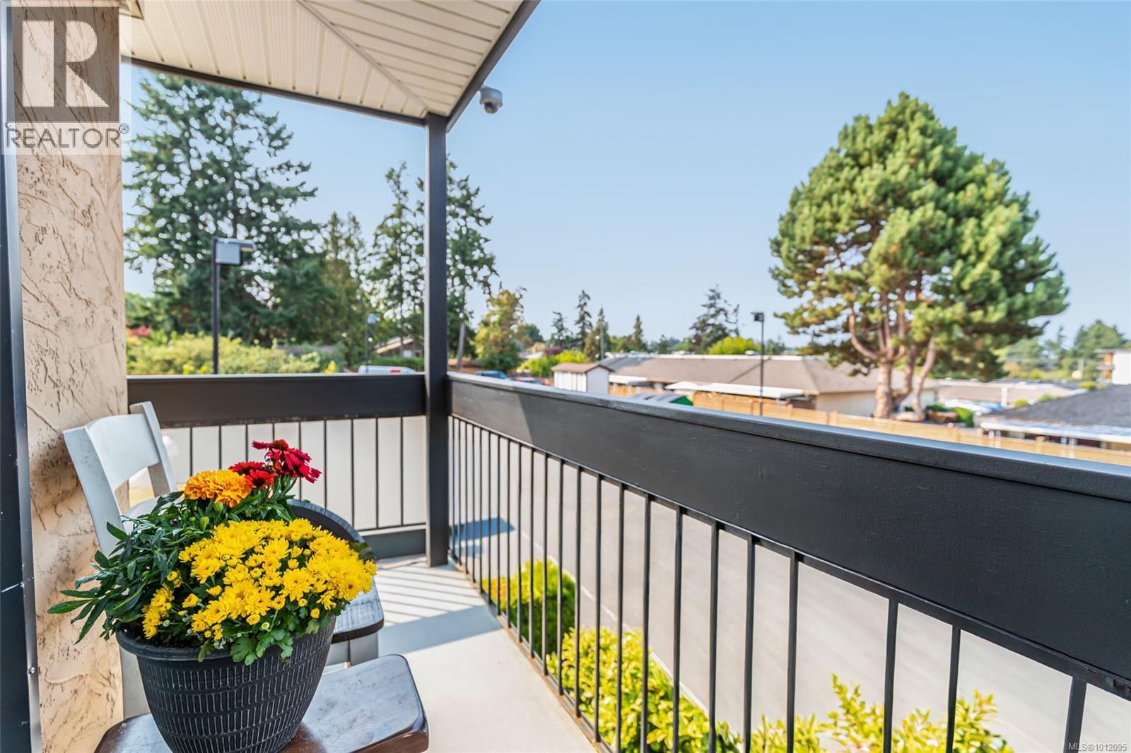 208 255 Hirst Ave, Parksville