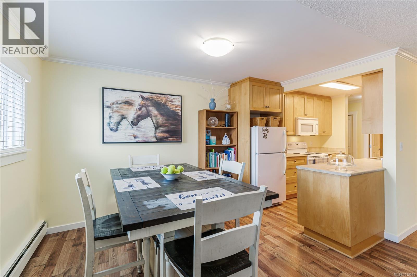 208 255 Hirst Ave, Parksville