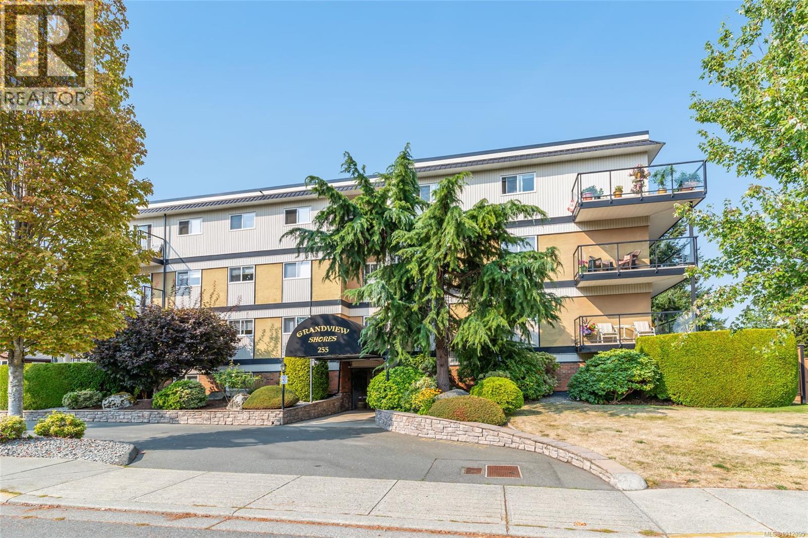 208 255 Hirst Ave, Parksville