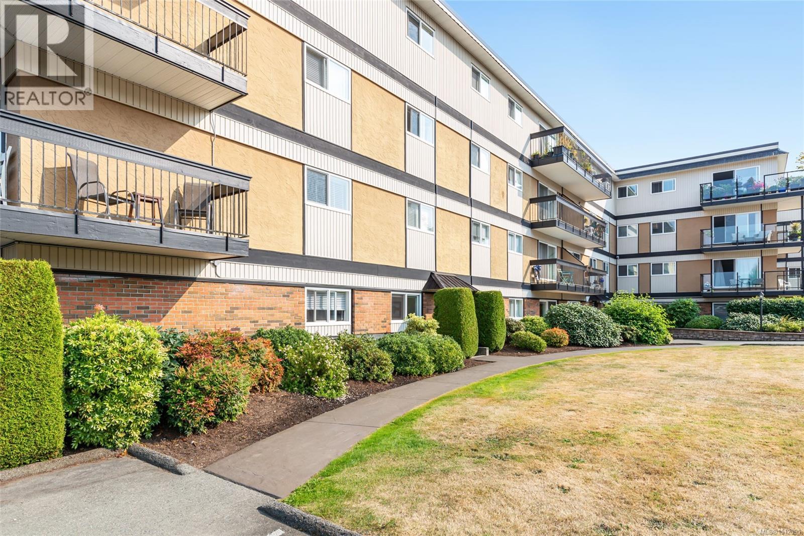 208 255 Hirst Ave, Parksville