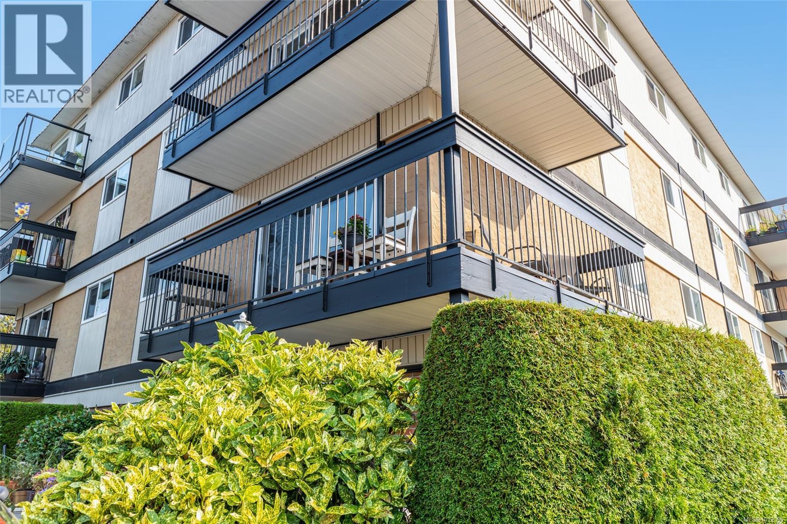 208 255 Hirst Ave, Parksville
