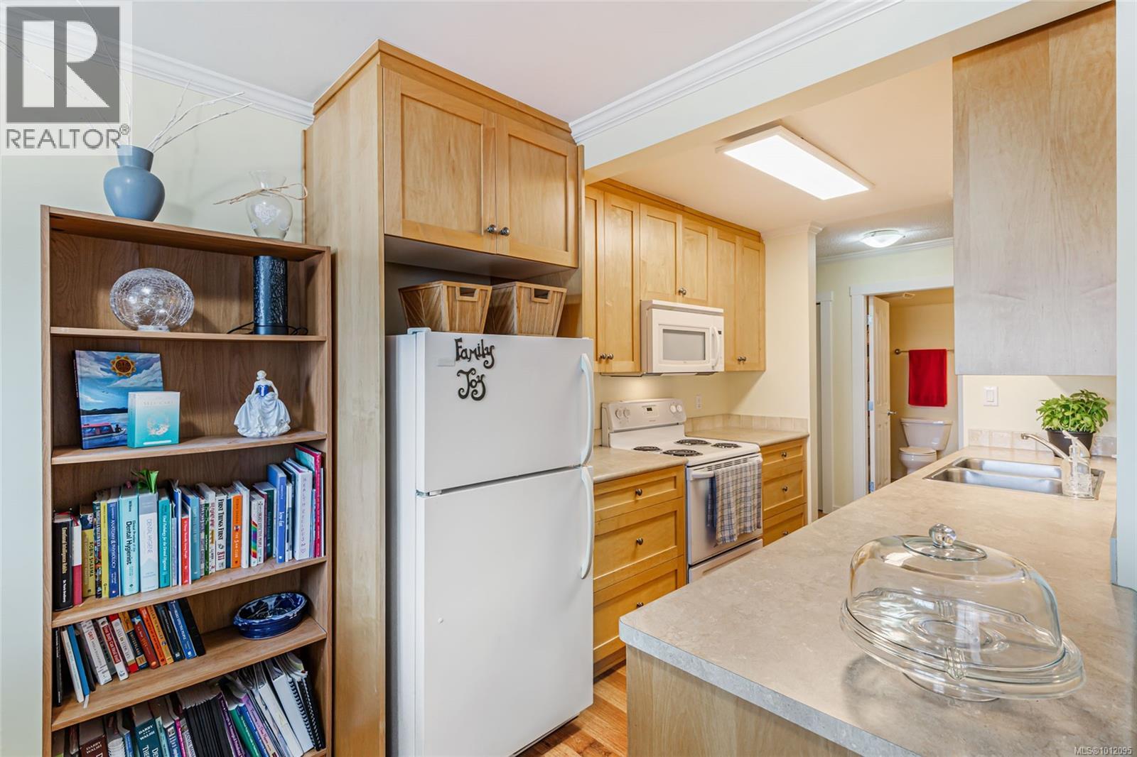 208 255 Hirst Ave, Parksville