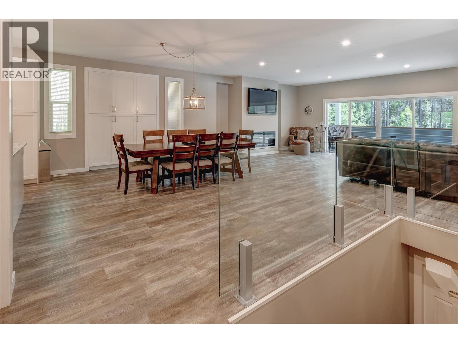 4820 33 Highway East, Beaverdell