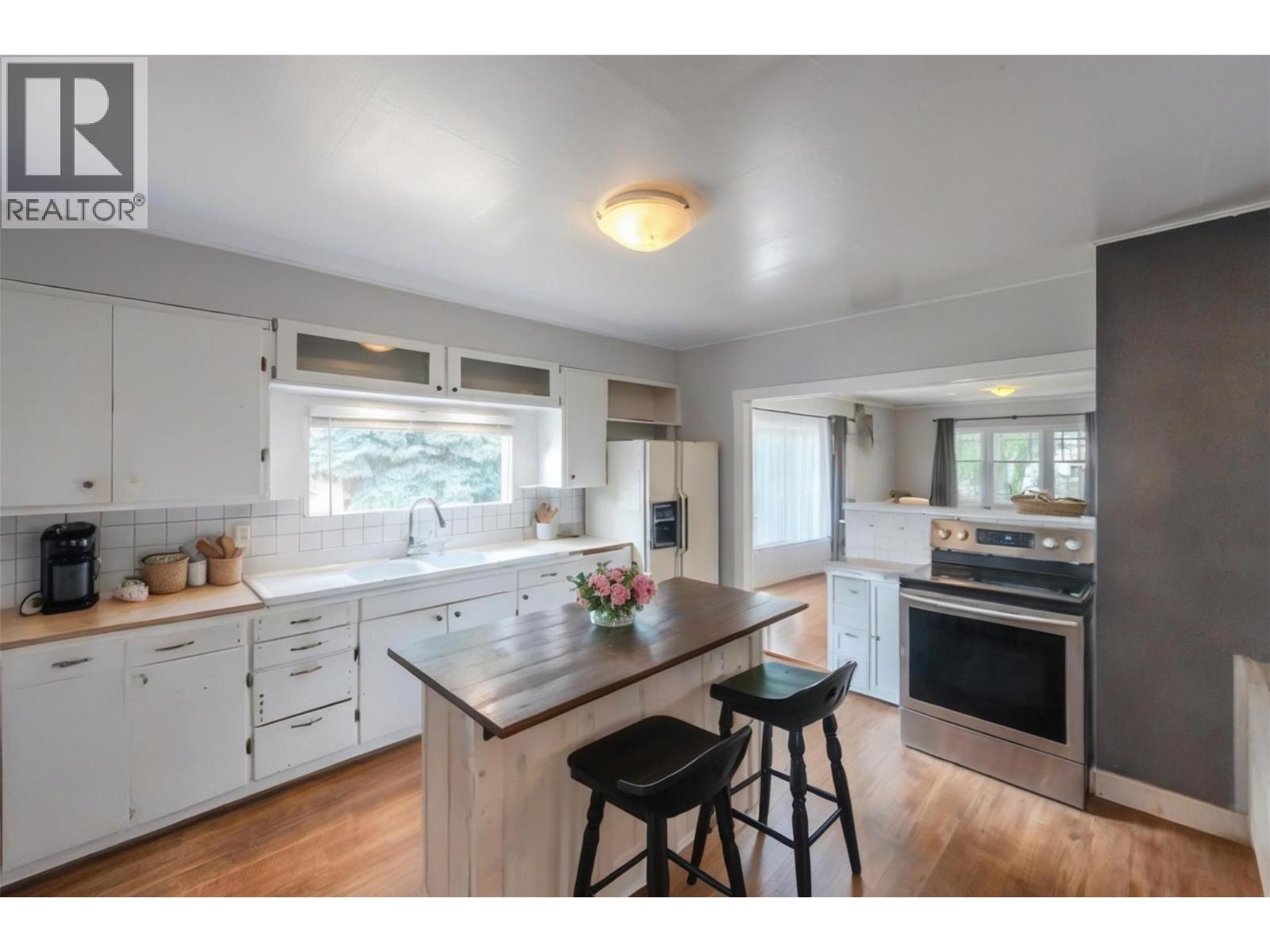 6487 Badger Street, Oliver