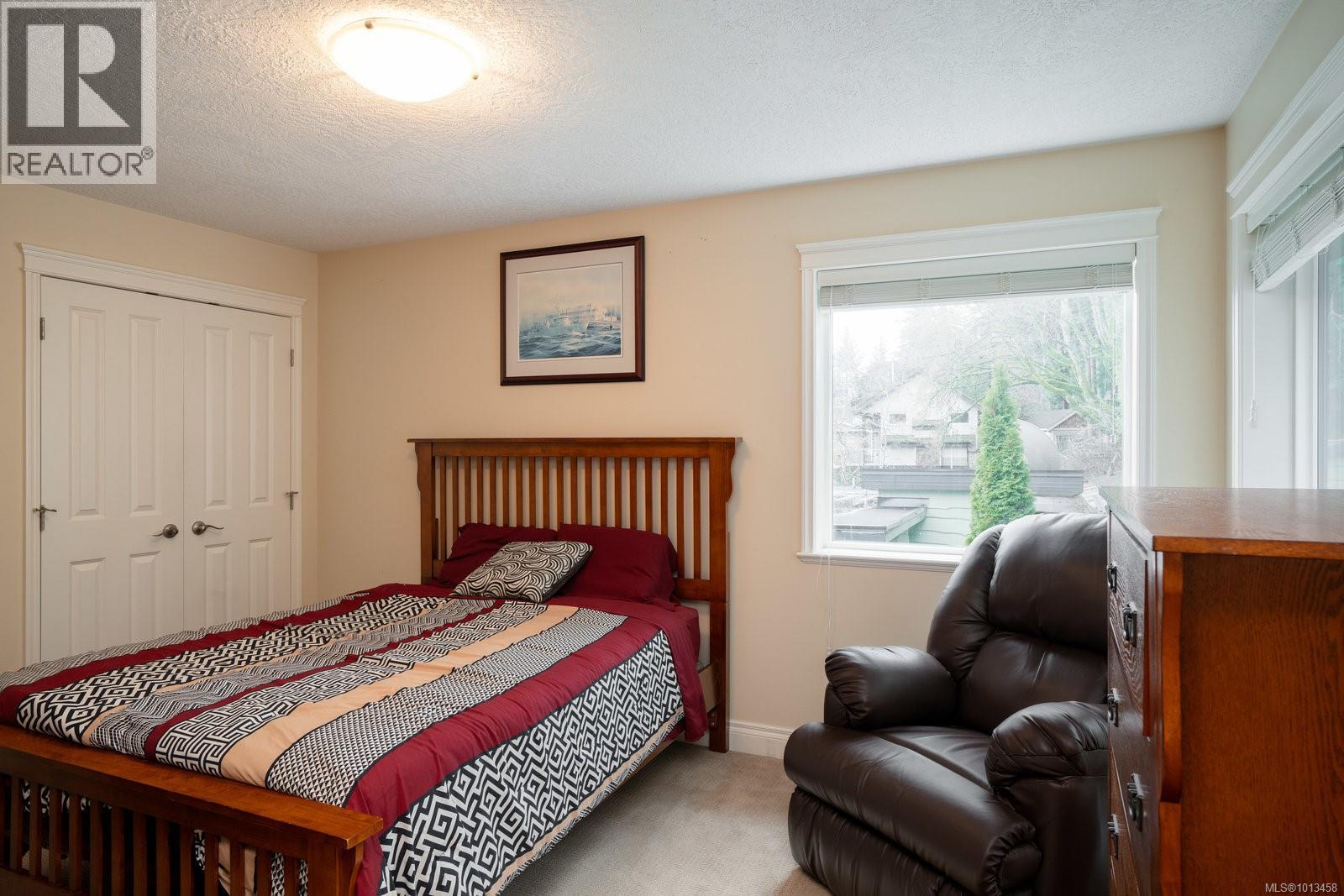  5173 Lochside Drive, Saanich