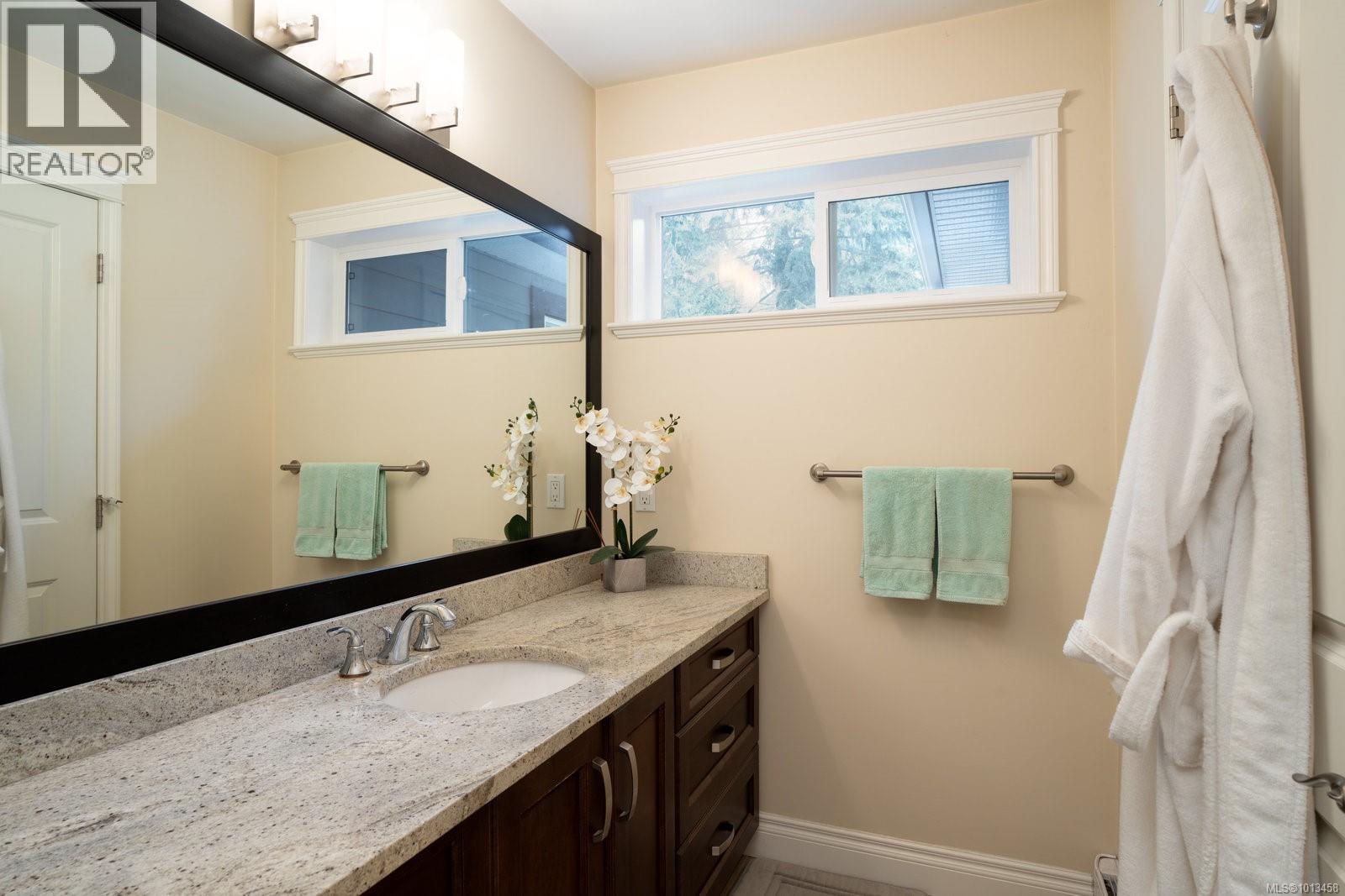  5173 Lochside Drive, Saanich