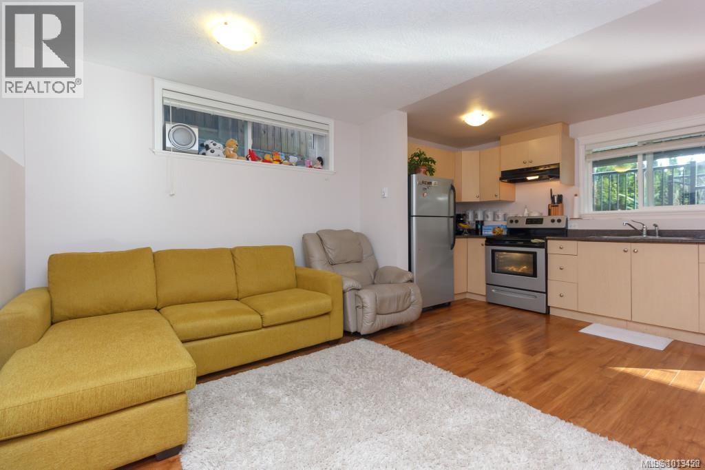  5173 Lochside Drive, Saanich
