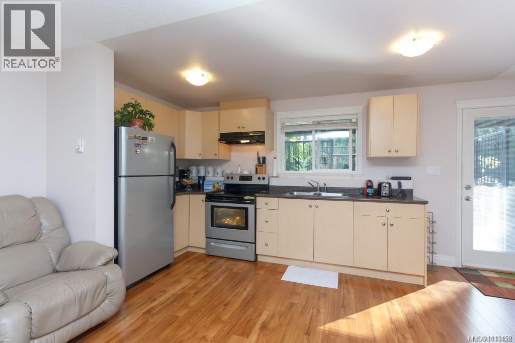 5173 Lochside Drive, Saanich