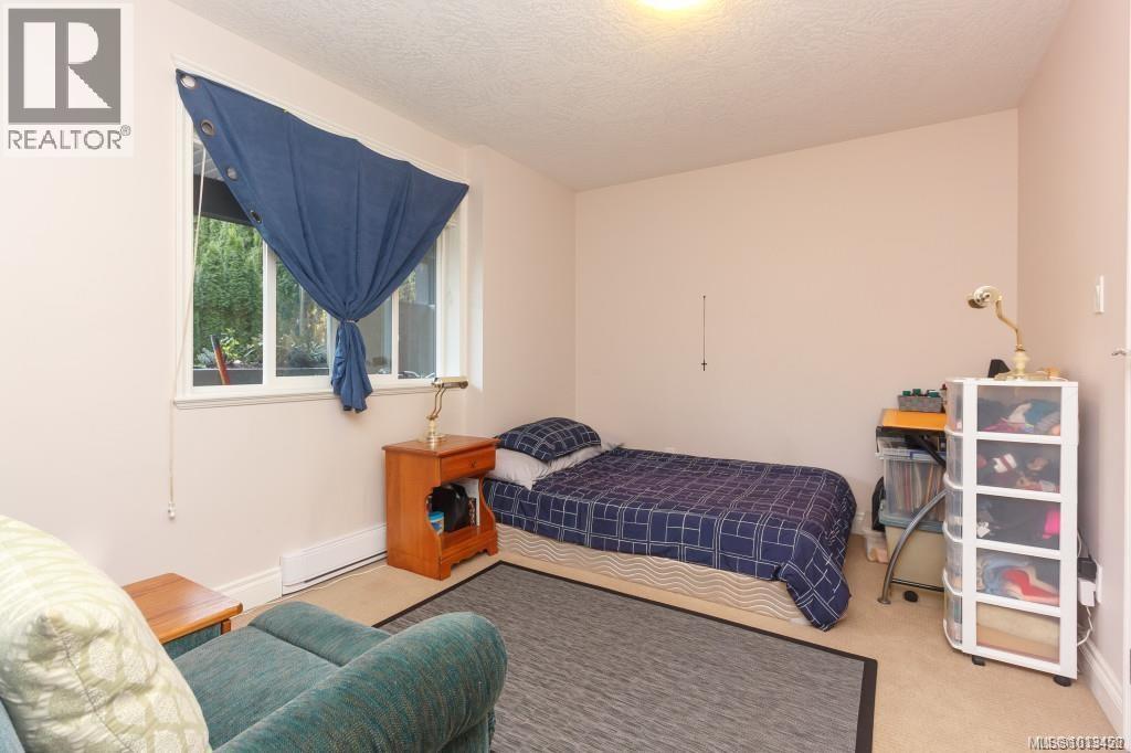  5173 Lochside Drive, Saanich