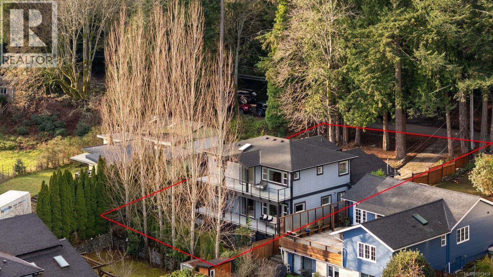  5173 Lochside Drive, Saanich