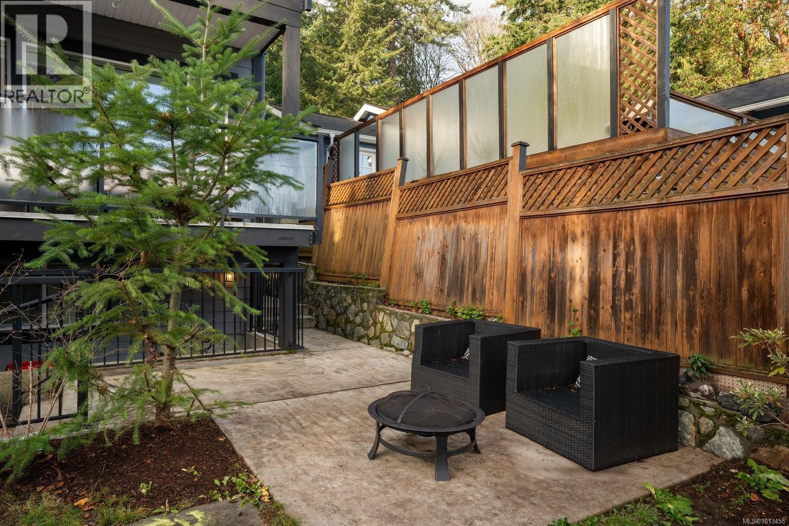 5173 Lochside Drive, Saanich