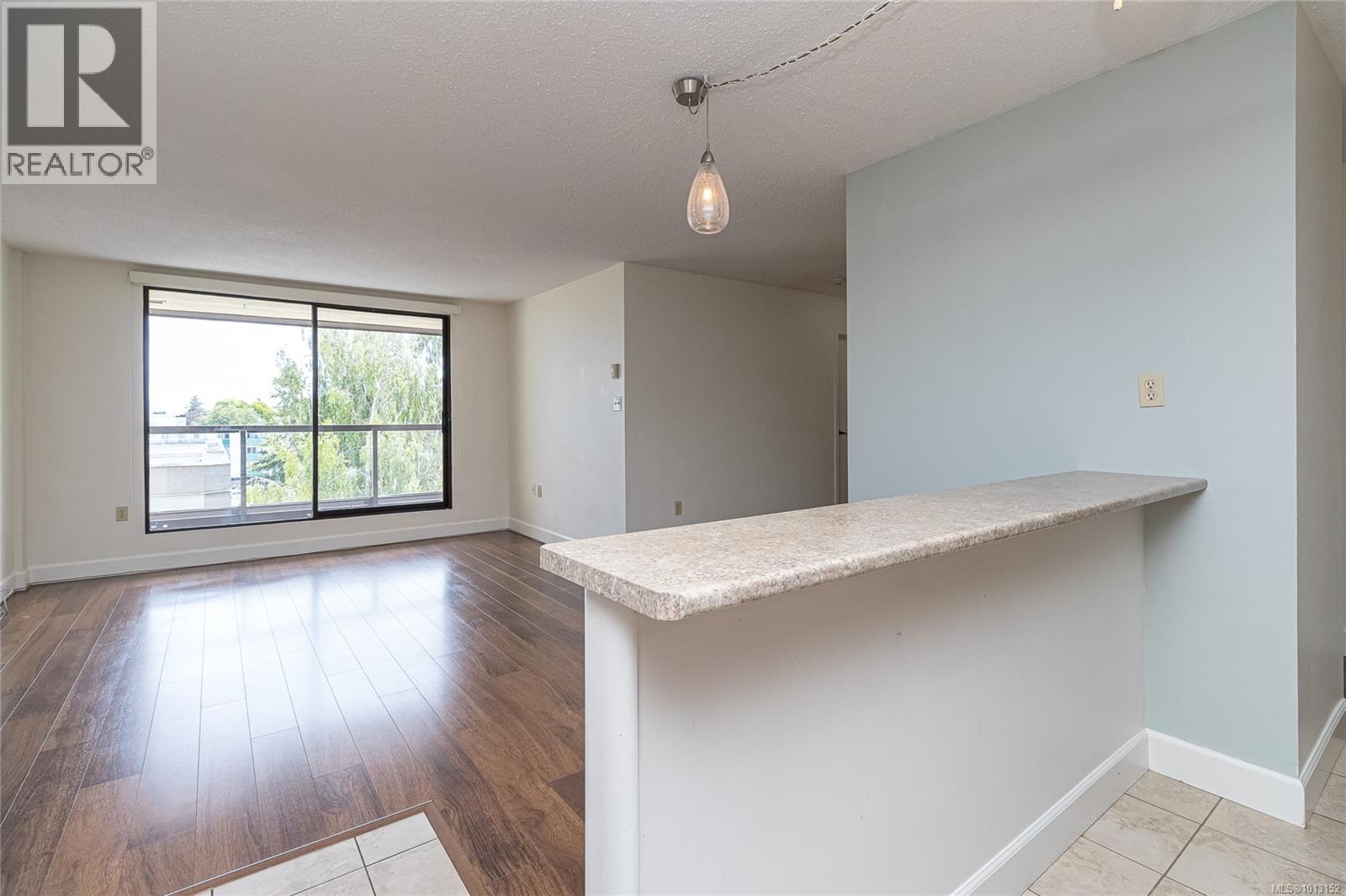 501 1745 Leighton Road, Victoria