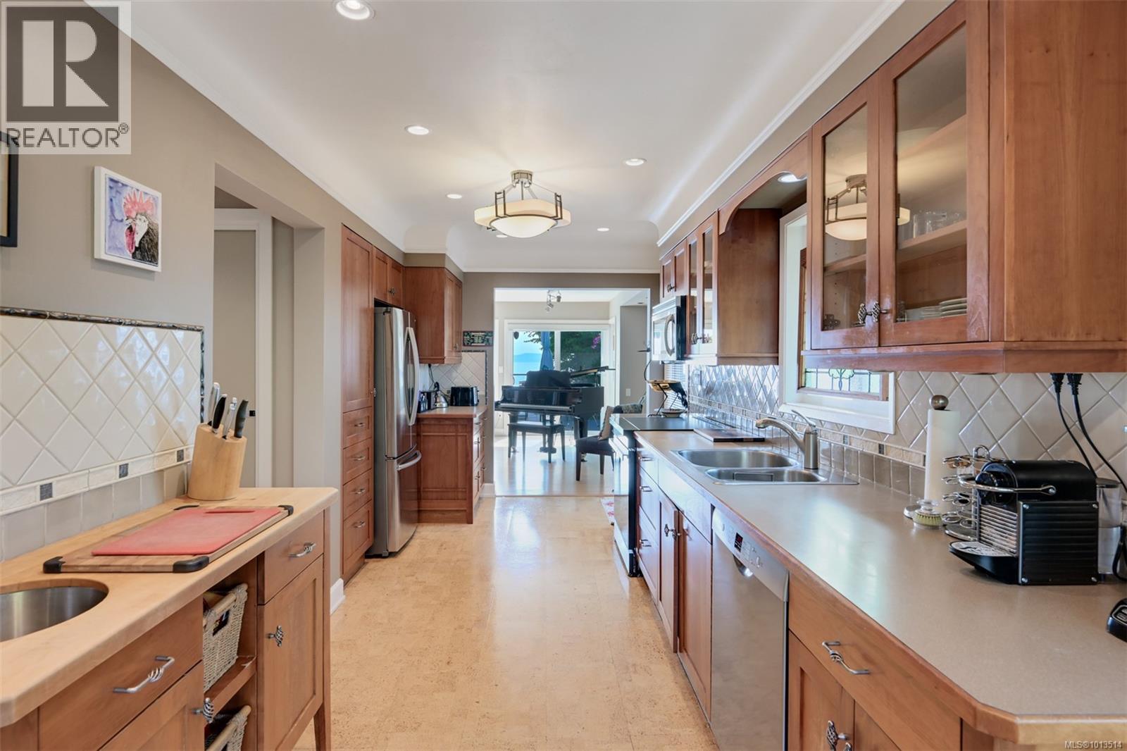  5299 Parker Avenue, Saanich
