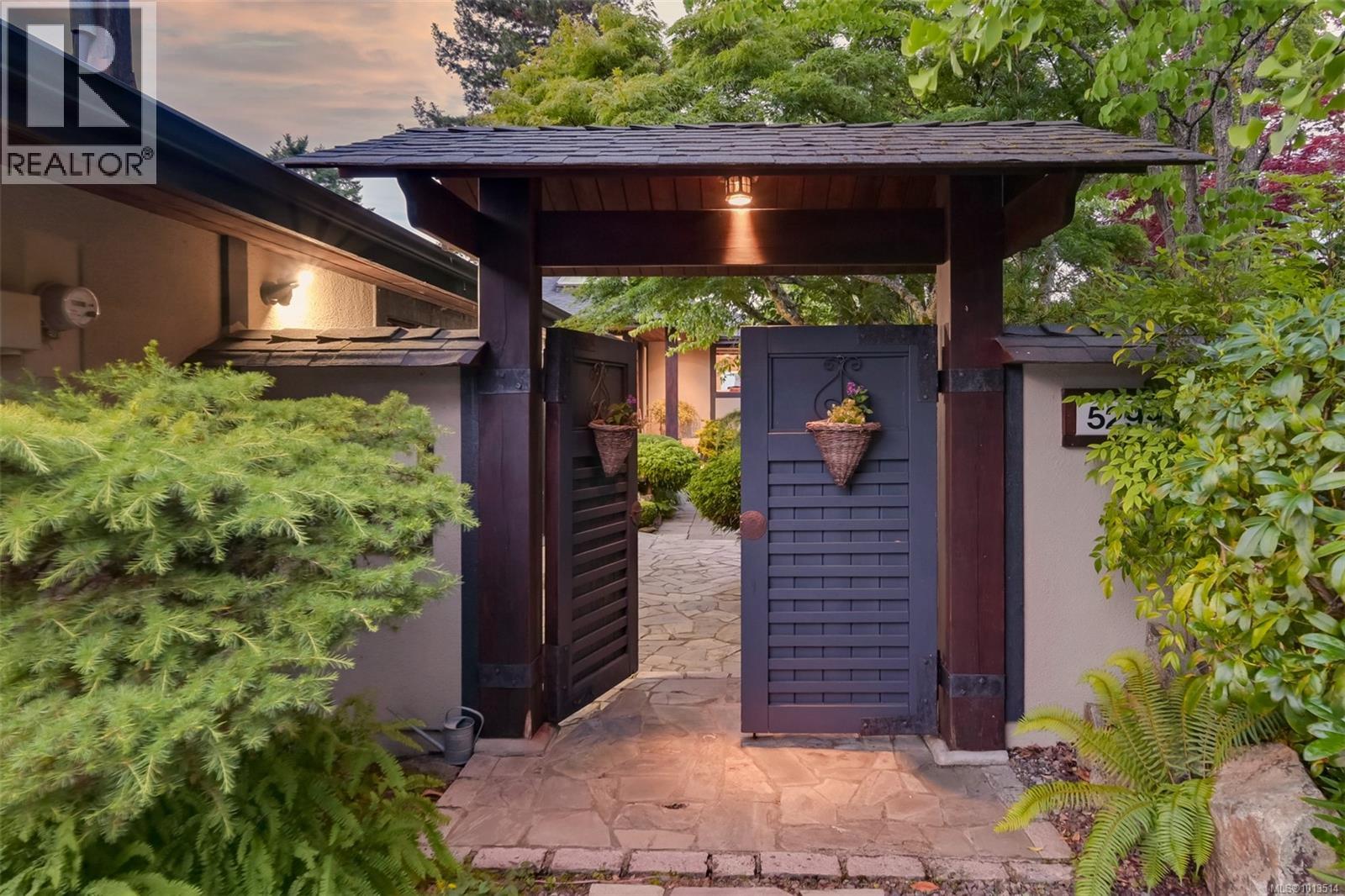  5299 Parker Avenue, Saanich